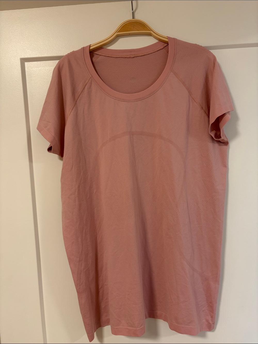 lululemon athletica Dusty Rose Short Sleeve Crew Tee